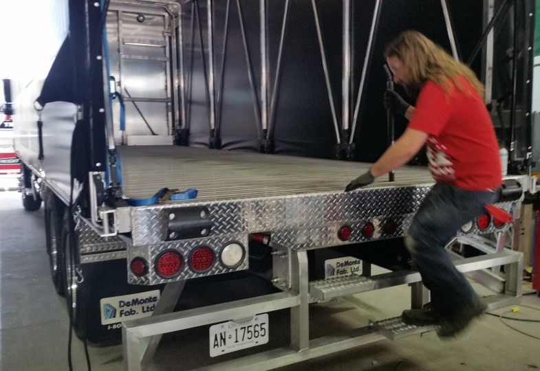 Fold-out Truck Steps 4